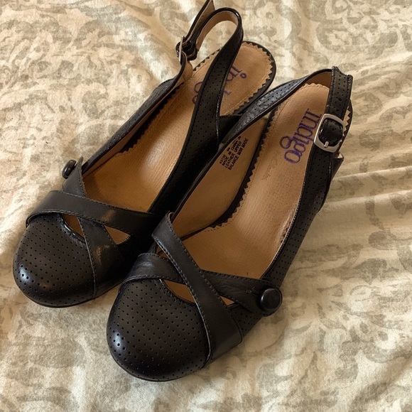 Indigo by Clarks. Size 9M leather upper. Gorgeous heal. Excellent condition. - Picture 1 of 3